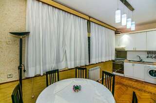 Апартаменты Apartment in Nizami street Fountain Square Баку Апартаменты с 2 спальнями-22