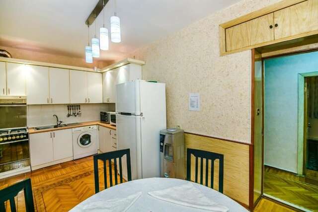 Апартаменты Apartment in Nizami street Fountain Square Баку-53