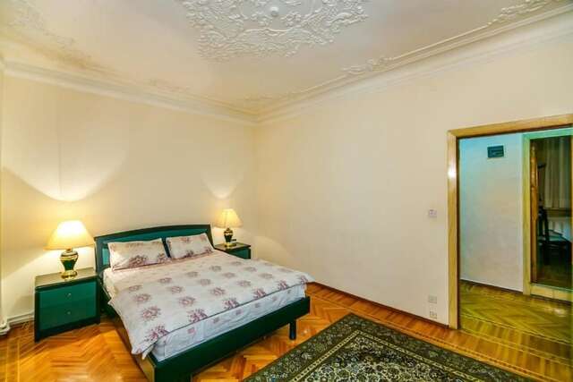 Апартаменты Apartment in Nizami street Fountain Square Баку-54
